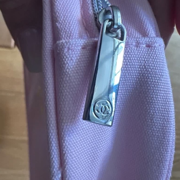 Chanel Baby Pink Cosmetic Makeup Pouch Bag VIP Gift - Picture 3 of 3